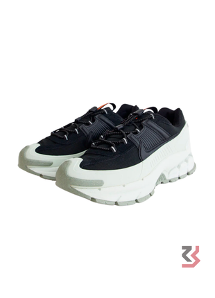 The Nike Zoom Vomero 5 Roam Black Light Silver