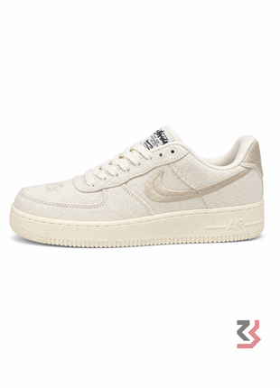 Nike Air Force 1 Low sneakers from the collaboration with Stüssy in the "Fossil"