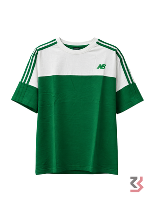 NEW BALANCE STRIPED SHOULDER ROUND NECK TSHIRT - GREEN